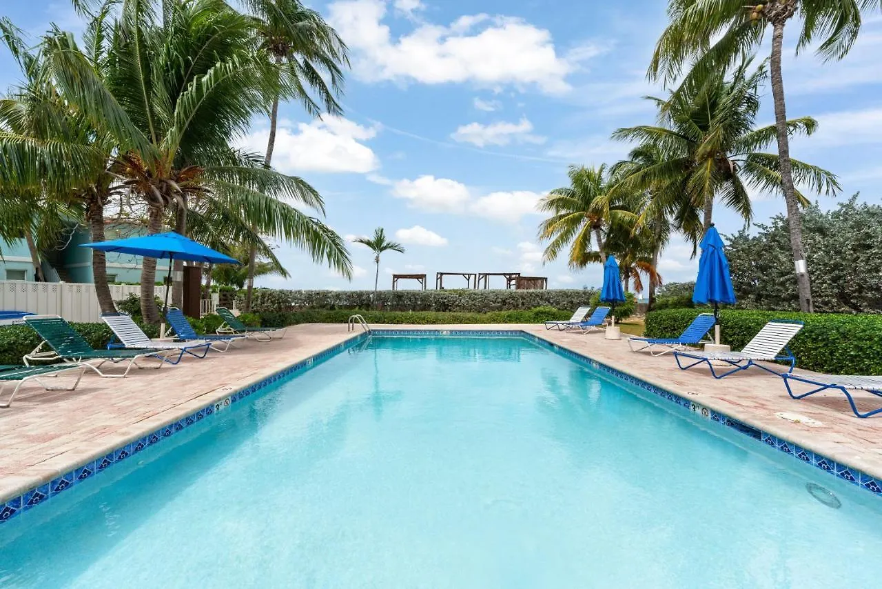 Perfectly Located In The Heart Of Seven Mile Beach Apts 0*,
