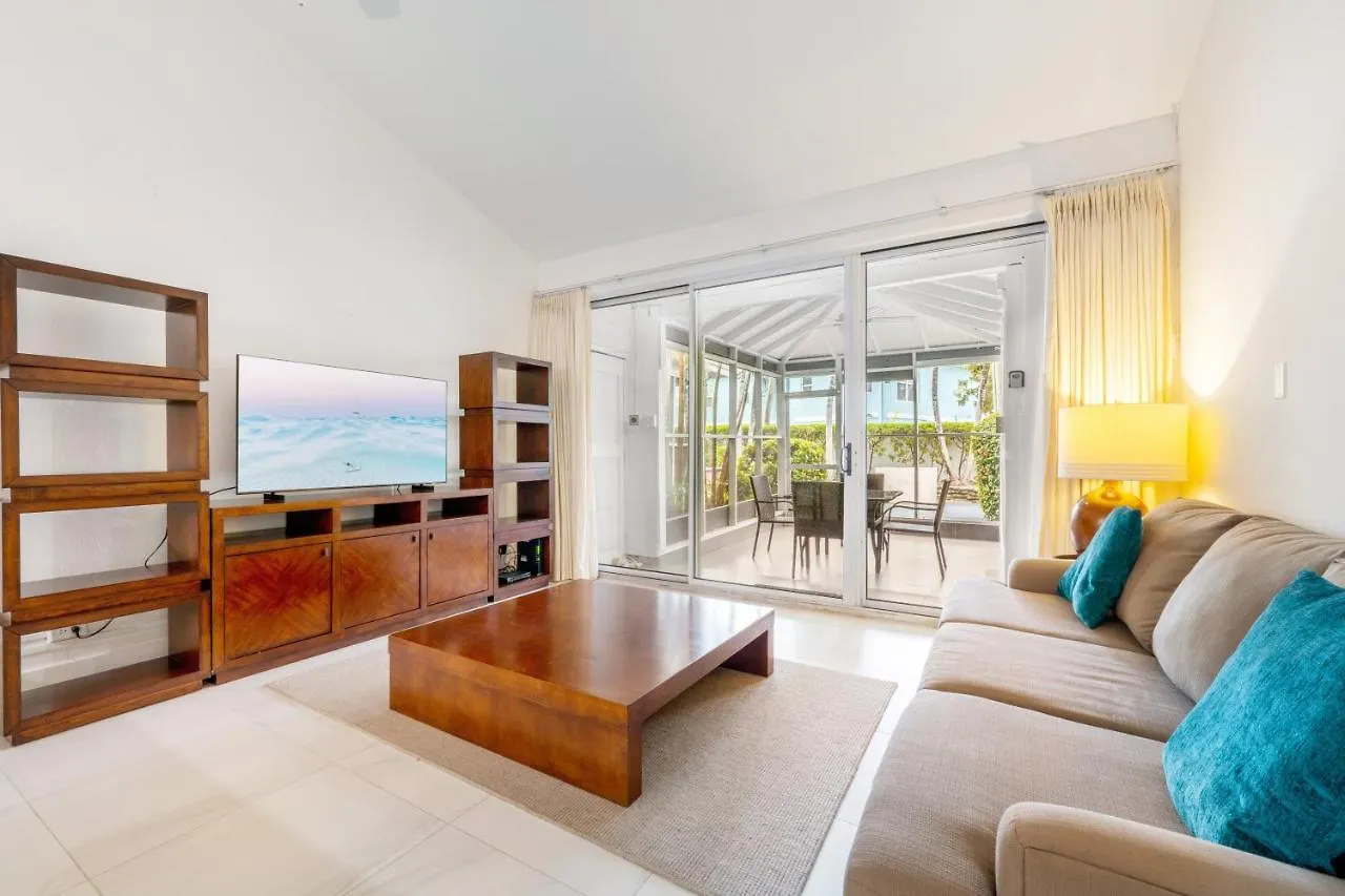 아파트 Perfectly Located In The Heart Of Seven Mile Beach Apts